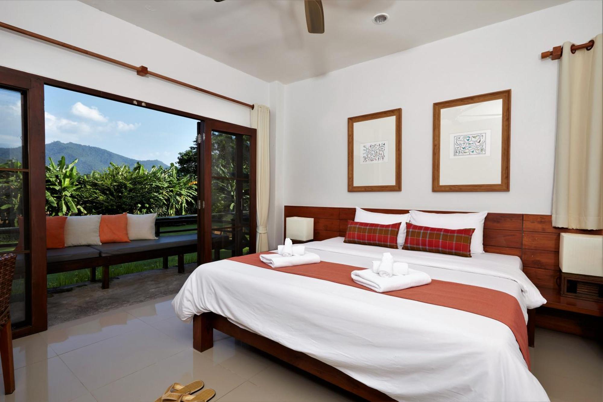 Yoma Hotel, Pai Phòng bức ảnh